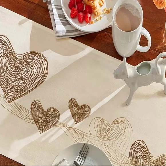 GORGEOUS HEART TABLE RUNNER (90”L) - Picture 4 of 7